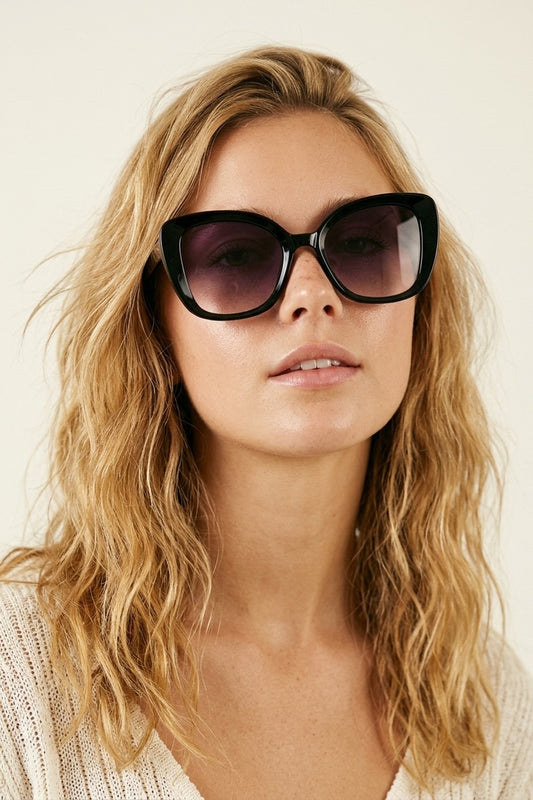 Black Oversize Cat Eye Gradient Lens Fashion Sunglasses -