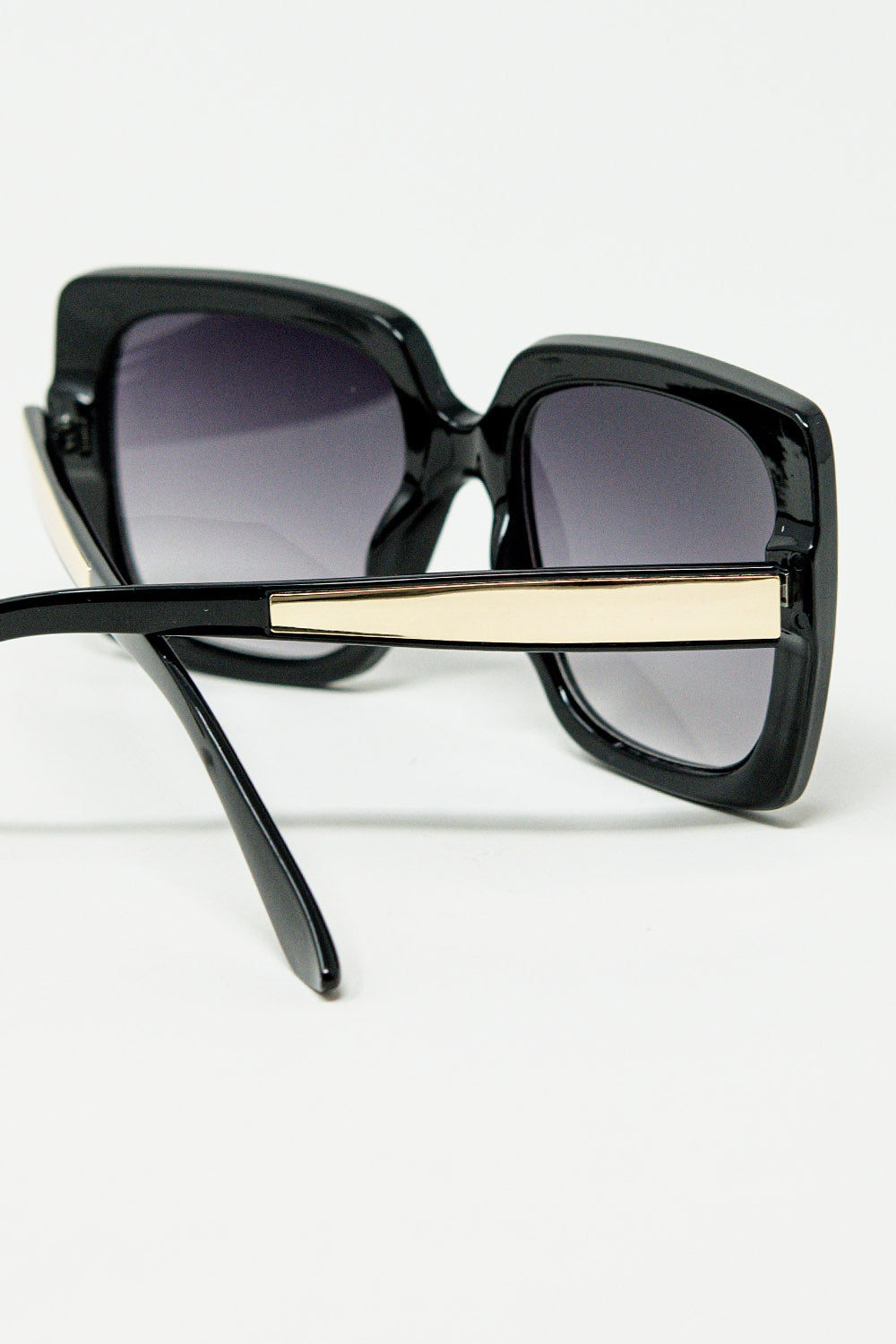 black Oversized square sunglasses with golden metallic detail - Sunglasses