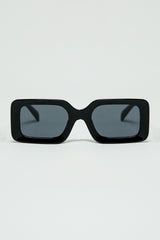 Black square sunglasses with detail on the side