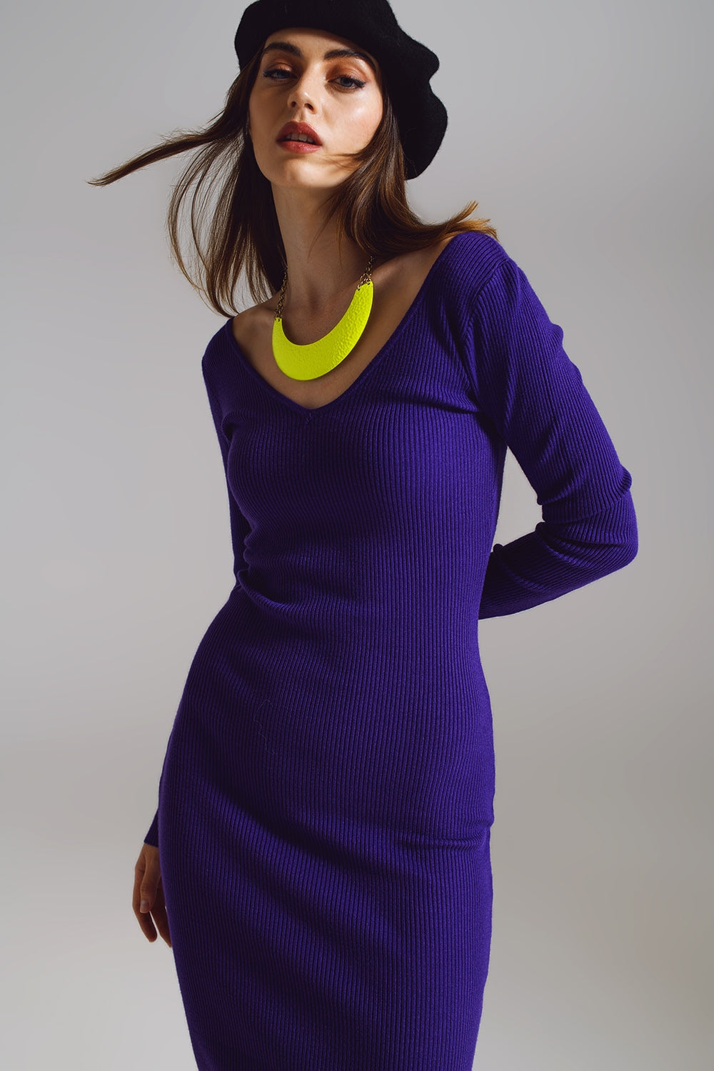 Bodycon Midi Knitted Dress With V-neckline in Purple - Dresses
