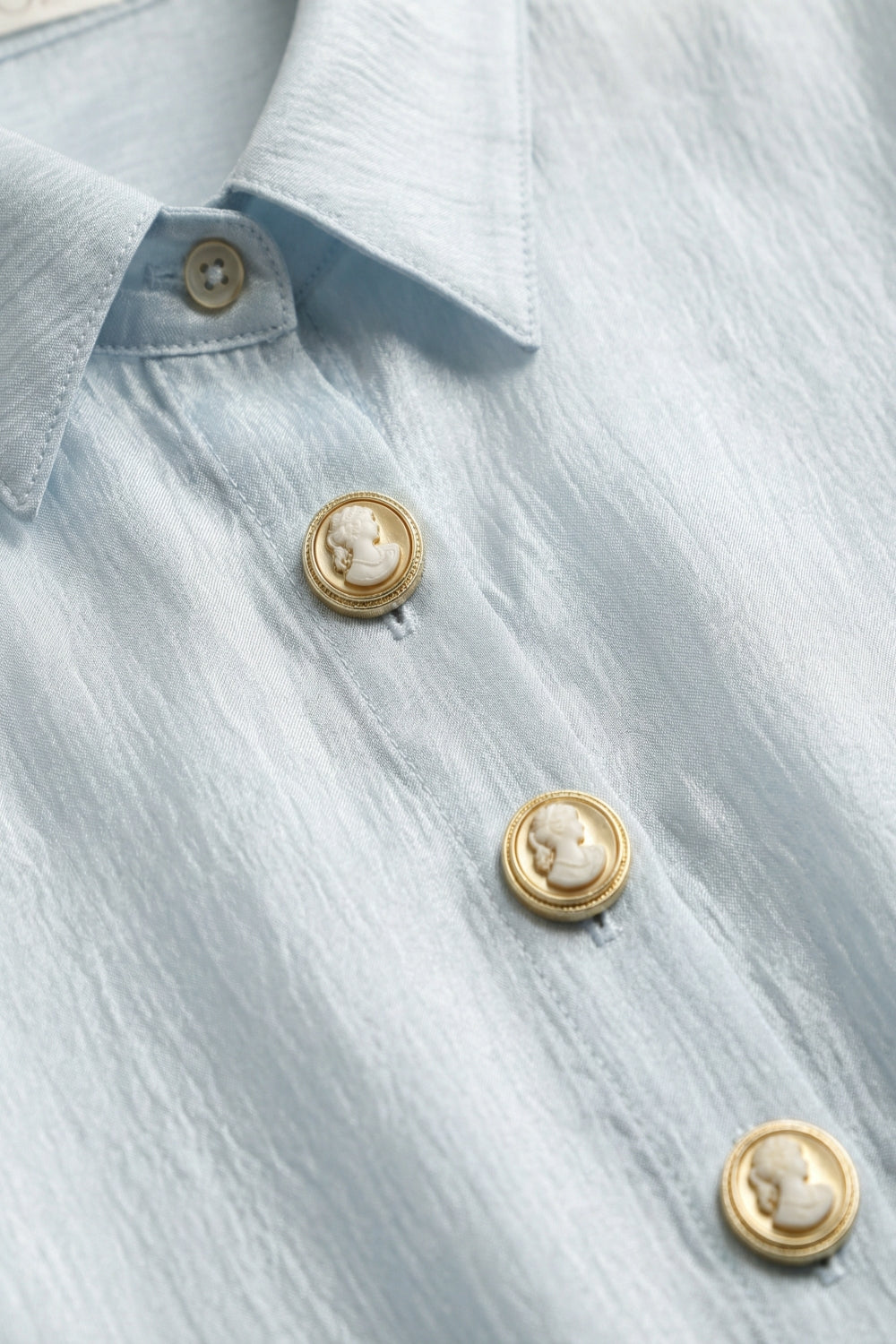 bright blue knit blouse with retro buttons - Shirts