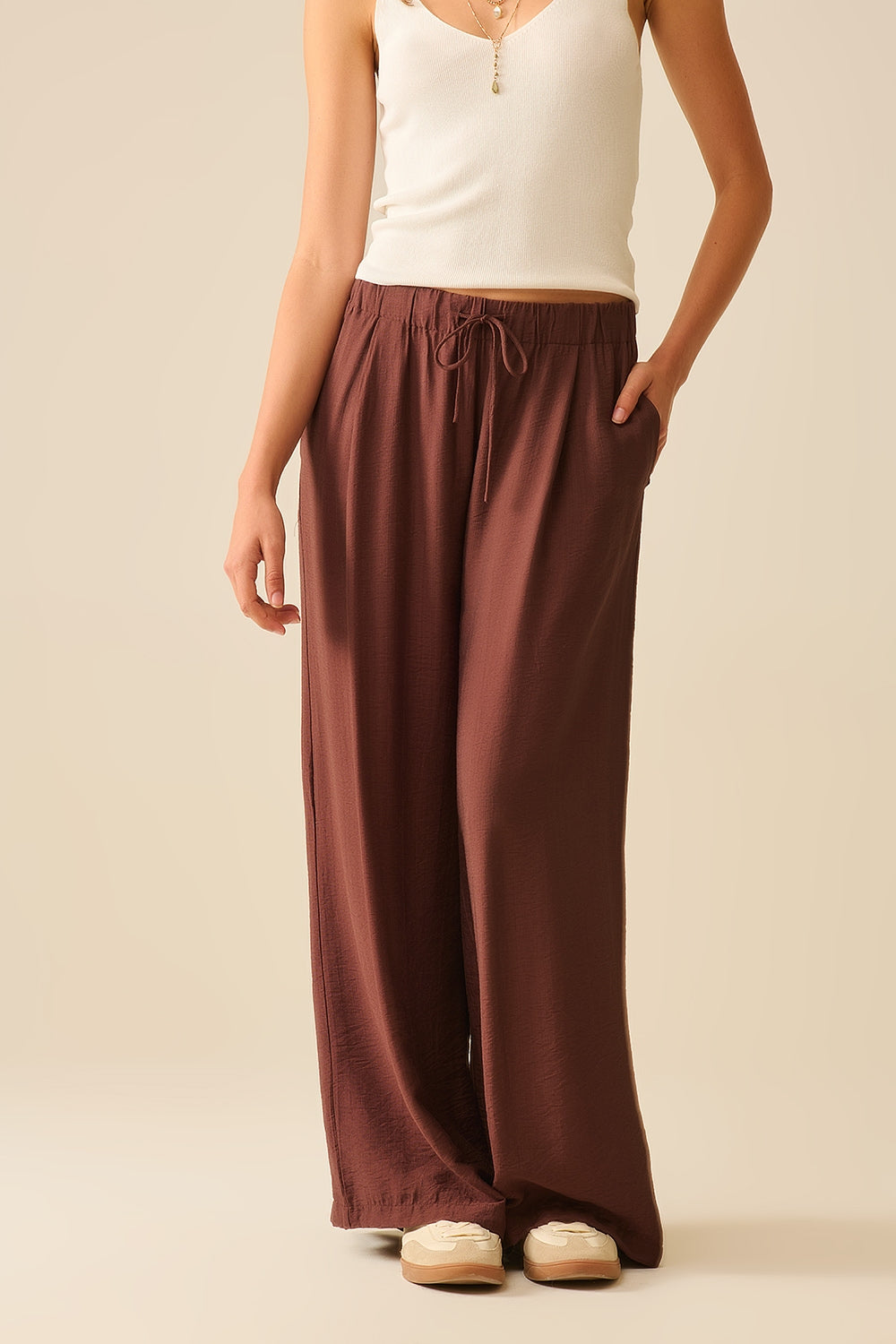 Brown pants with wide leg in light viscose fabric - Trousers