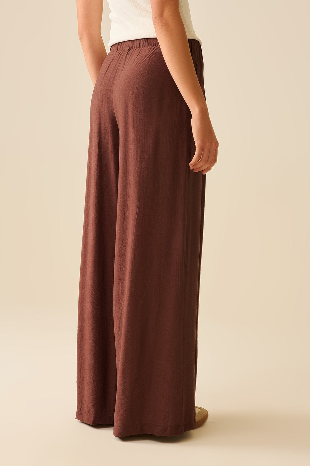 Brown pants with wide leg in light viscose fabric - Trousers