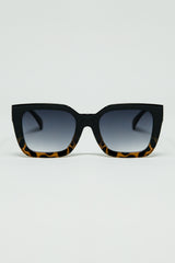 Brown Square sunglasses with gradient in animal print
