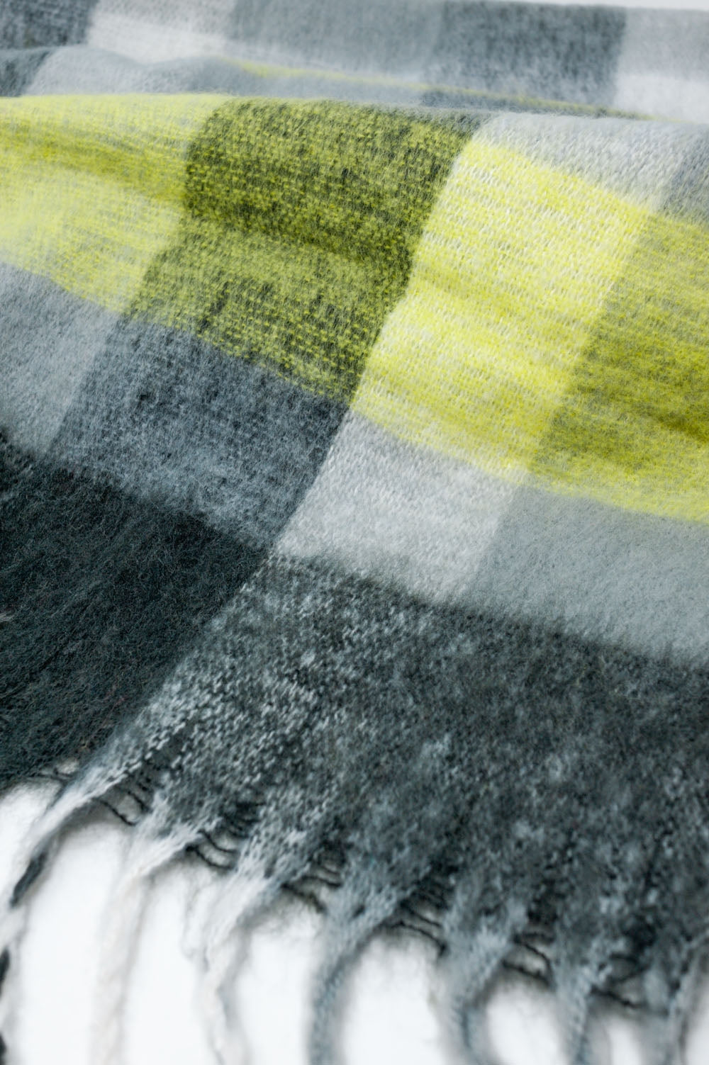 Brushed fringed scarf in grey check - Scarves