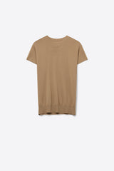 Camel turtleneck sweater with fitted short sleeves