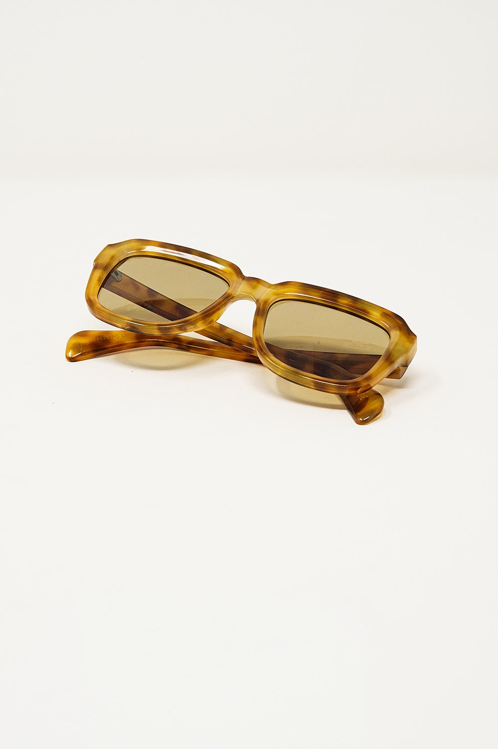 Chunky Square Sunglasses With Yellow Tinted Frame In Light Tortoise Shell - Sunglasses