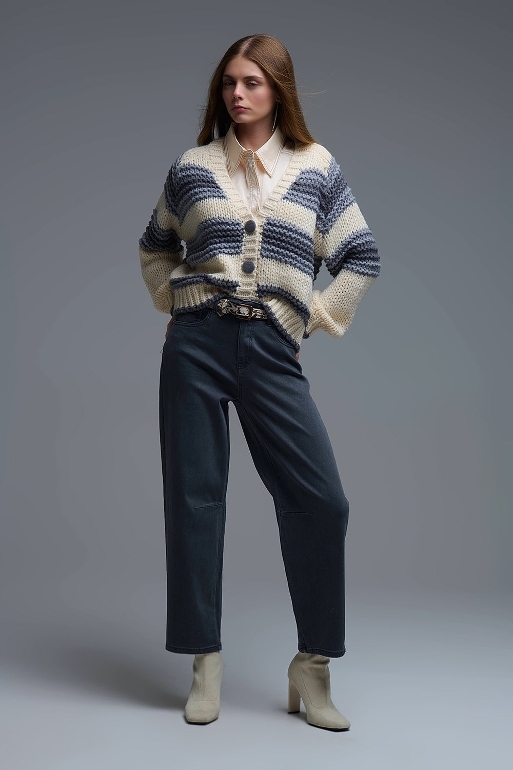 Comfortable stretch jeans with barrel leg in grey - Jeans