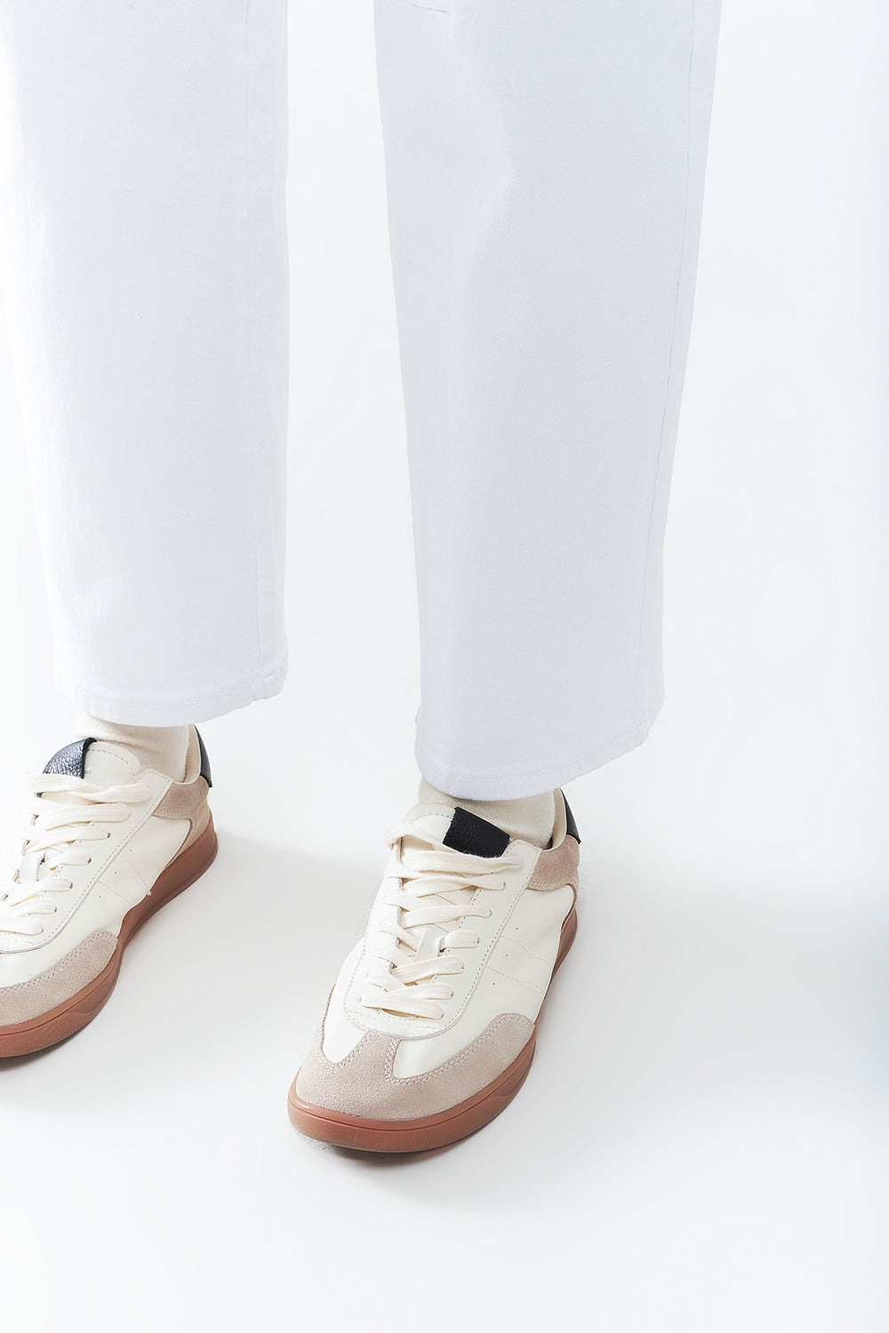 comfortable stretch jeans with barrel leg in white - Jeans