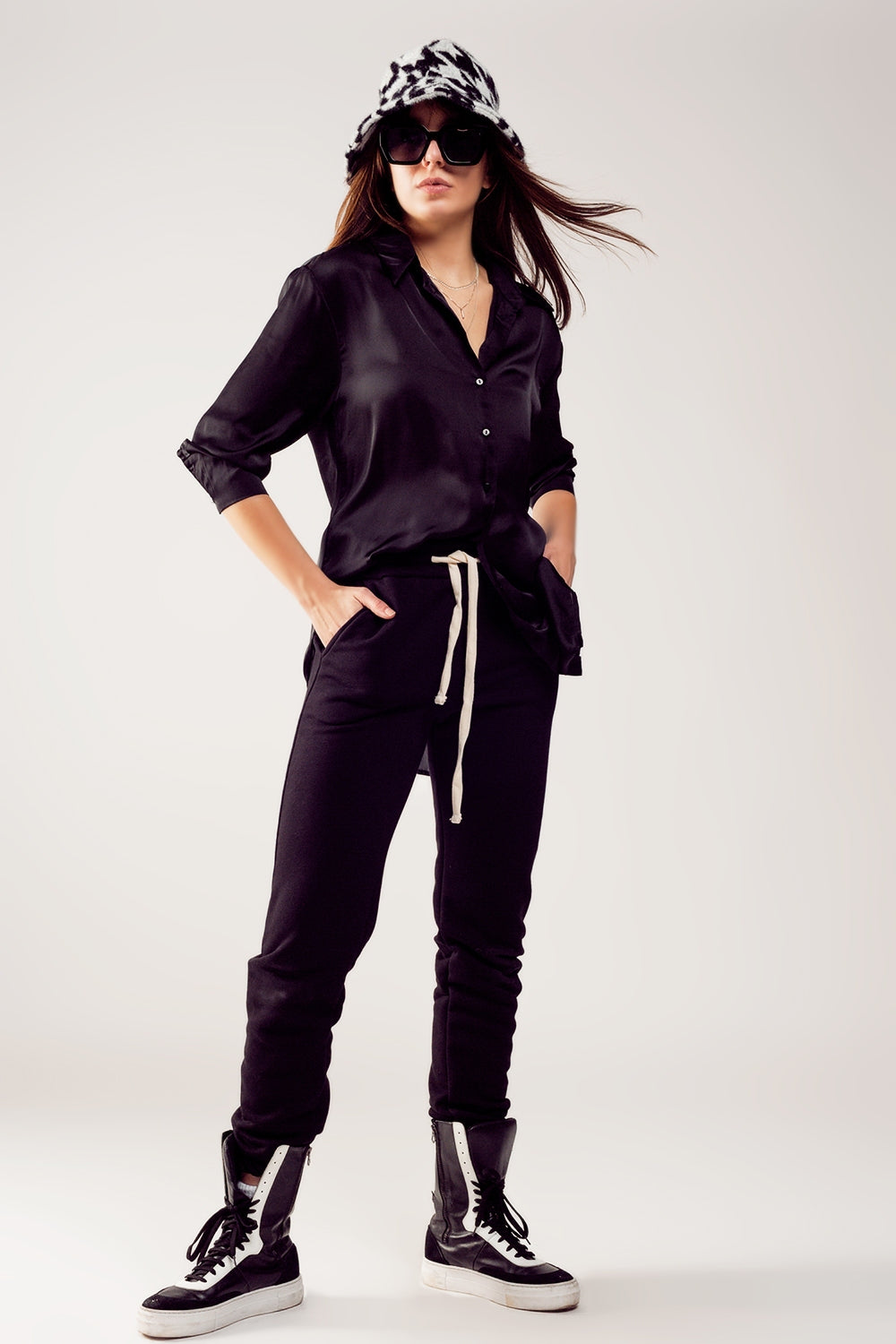Cotton jogger in black - Trousers