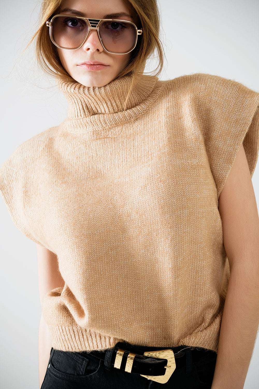 Cozy turtleneck sleeveless sweater in camel - Jumpers