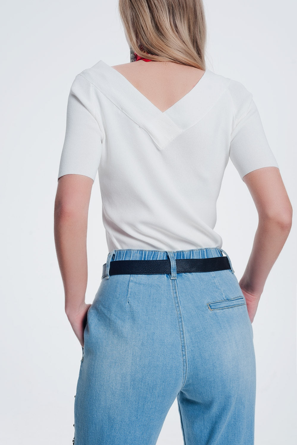 cream sweater with v neck and short sleeves - T-shirts
