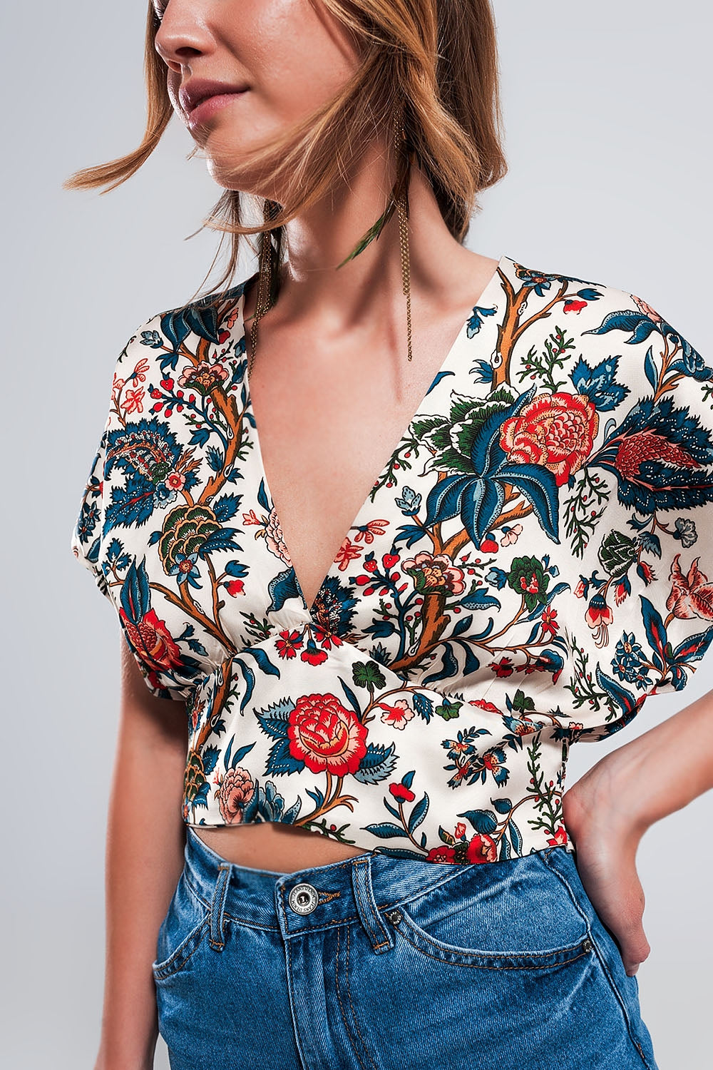 crop top with beige paisley print - Tops