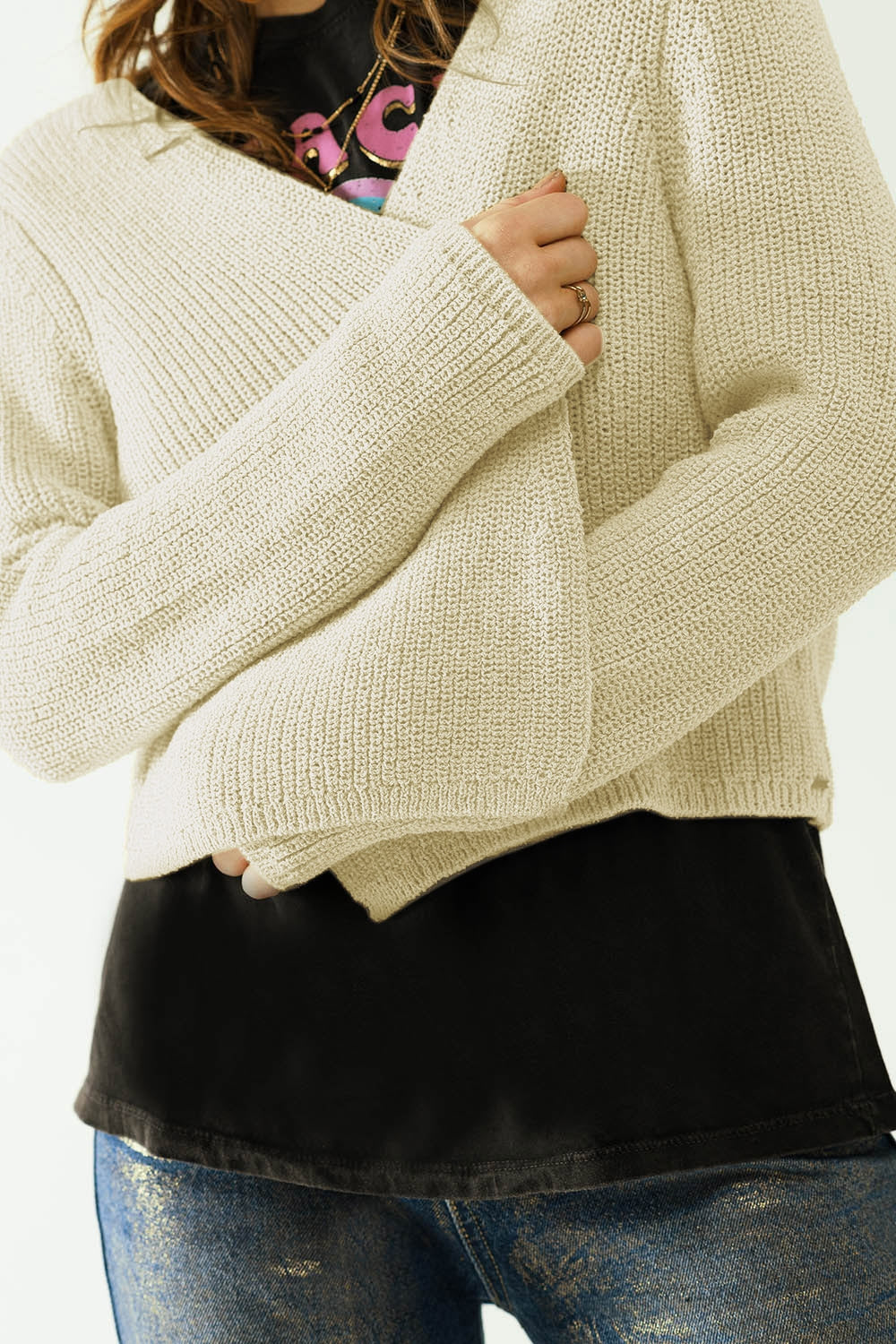 Cropped Cardigan In Lightweight Rib and V-Neckline in Cream - Cardigans