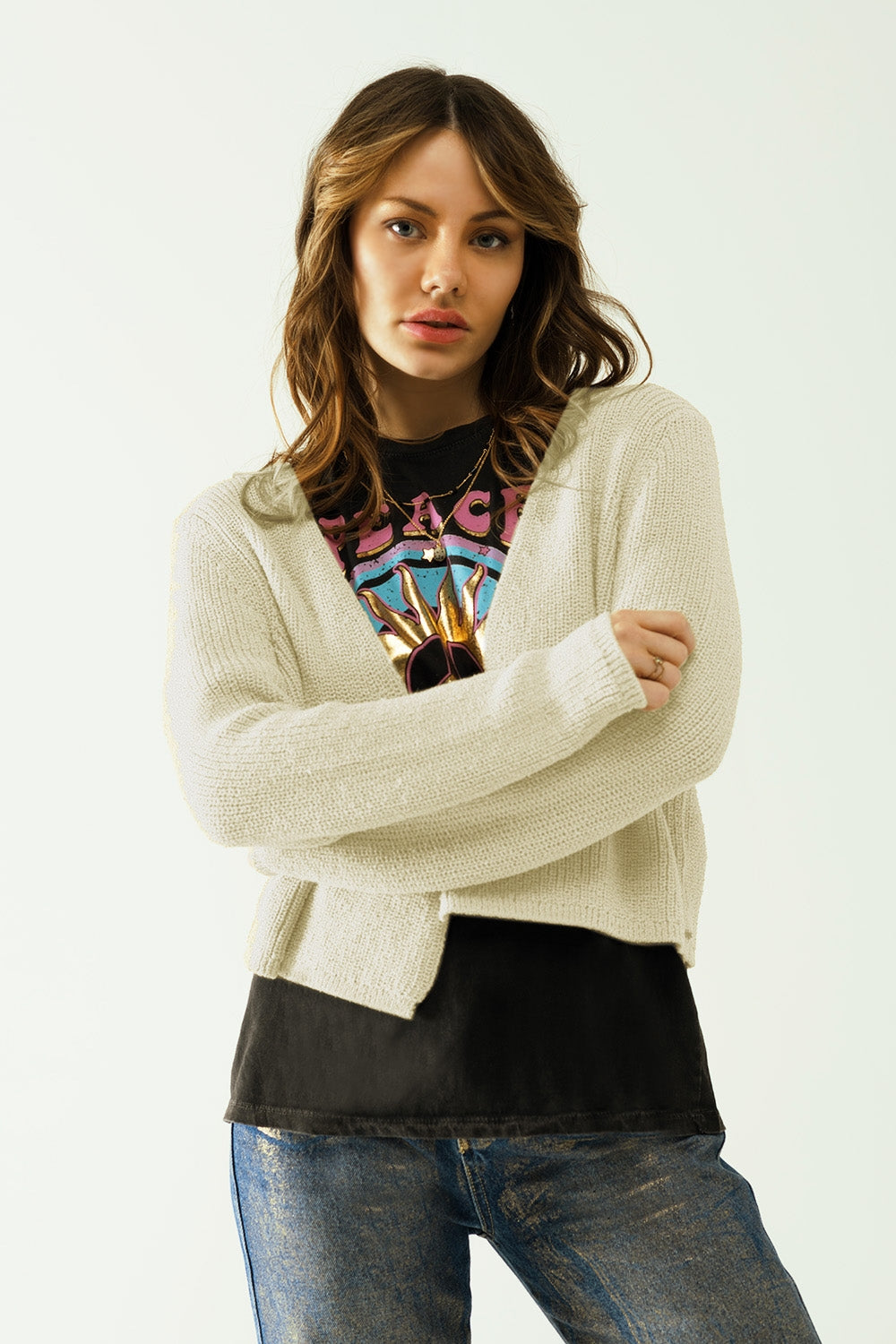 Cropped Cardigan In Lightweight Rib and V-Neckline in Cream - Cardigans