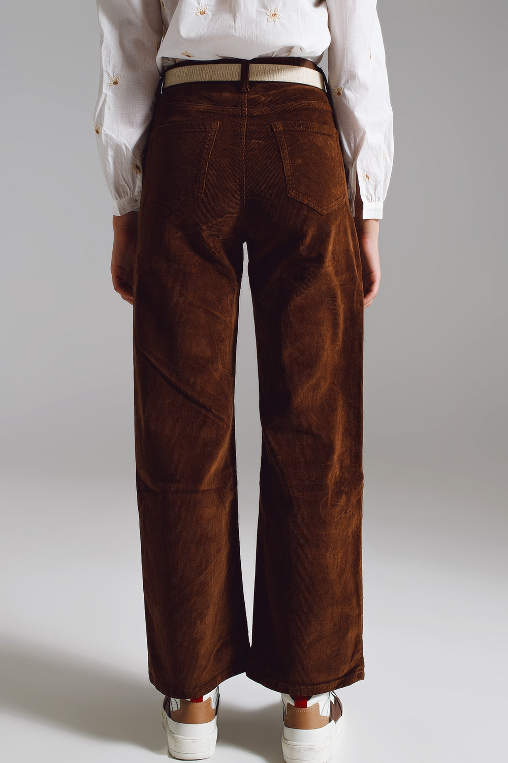 Cropped cord pants in brown - Trousers