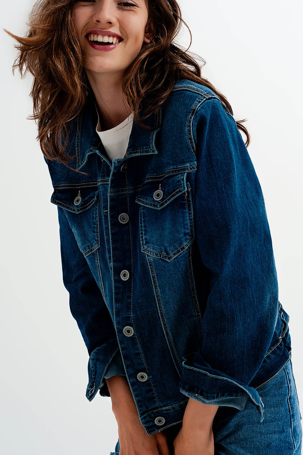 Cropped denim jacket in darkwash blue - Jackets