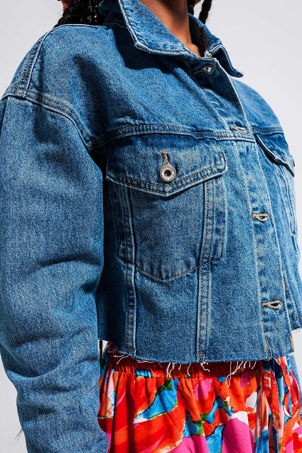 Cropped denim jacket with raw hem in mid wash - Jackets