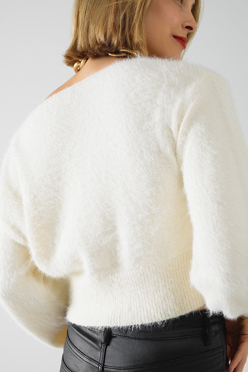 cropped fluffy sweater in cream fitted at the waist - Sweaters