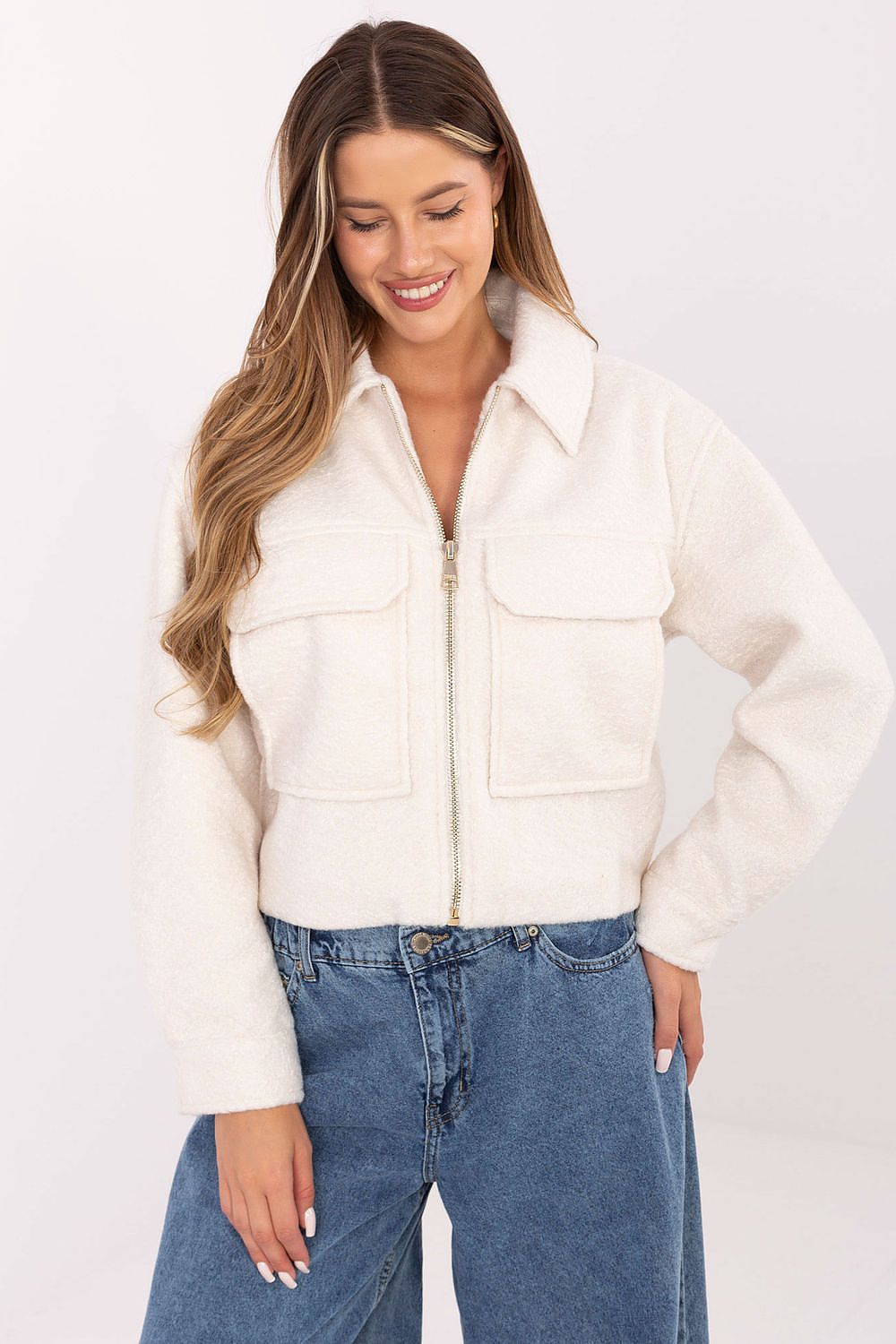Cropped Jacket Made of Artificial Fur beige - Jackets