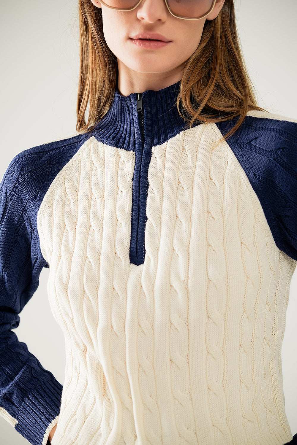 cropped white and navy sweater with neck zipper - Jumpers