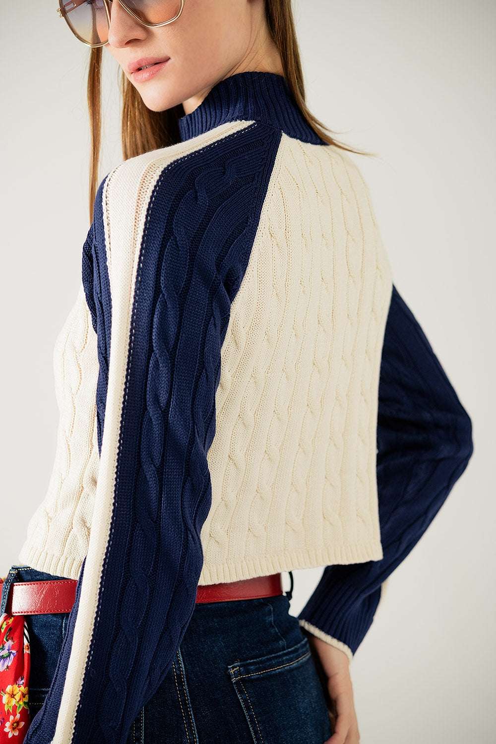 cropped white and navy sweater with neck zipper - Jumpers