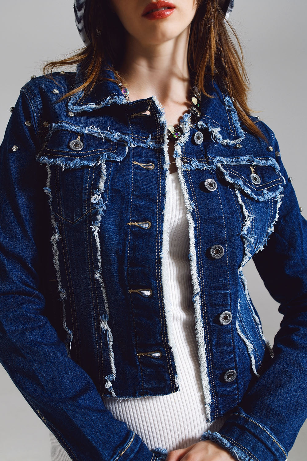 Denim jacket with frayed and embroidered details in Midwash - Jackets
