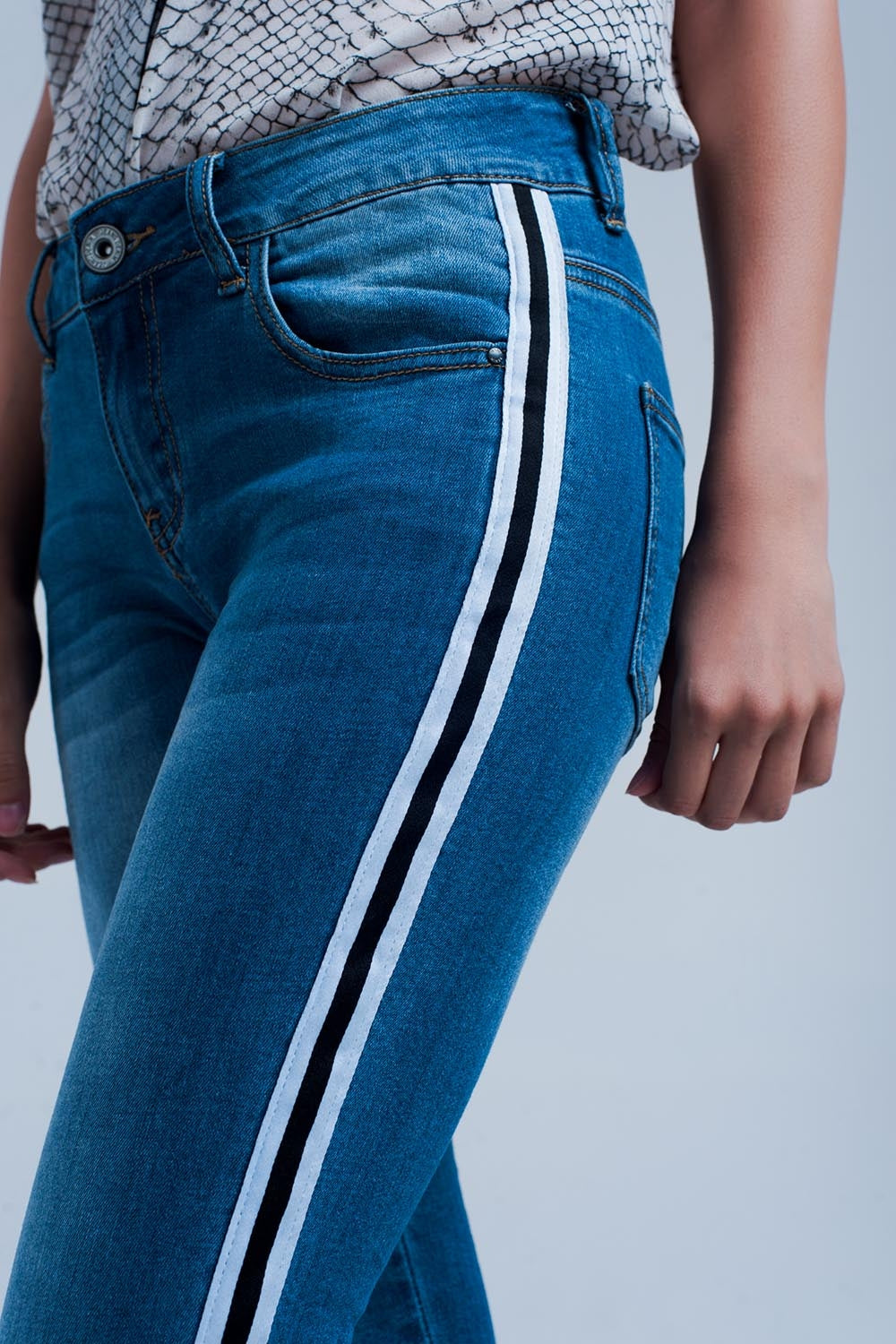 Denim jeans with crinkled legs and side stripe - Jeans