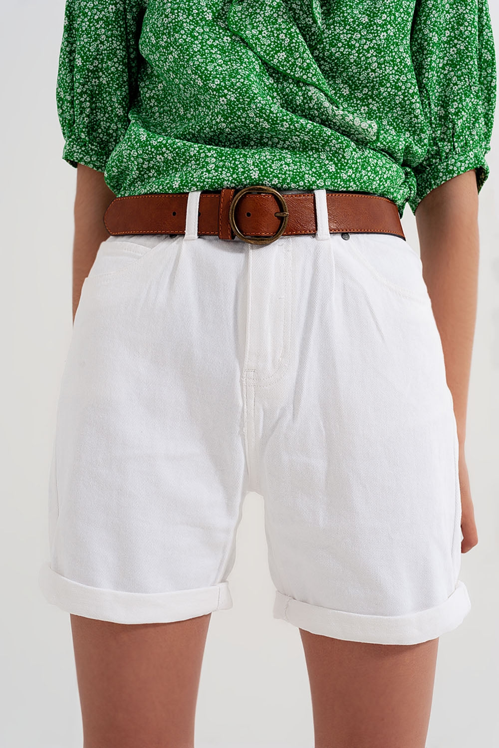 Denim mom shorts in white - Trousers
