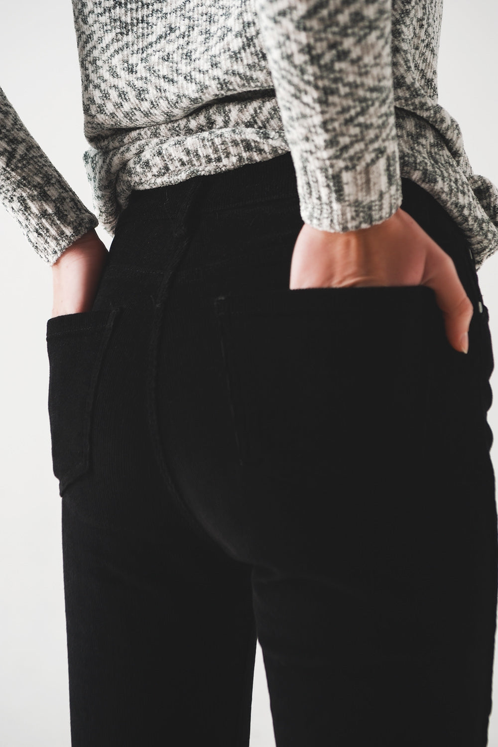 Elastic Cotton skinny cord pants in black - Trousers