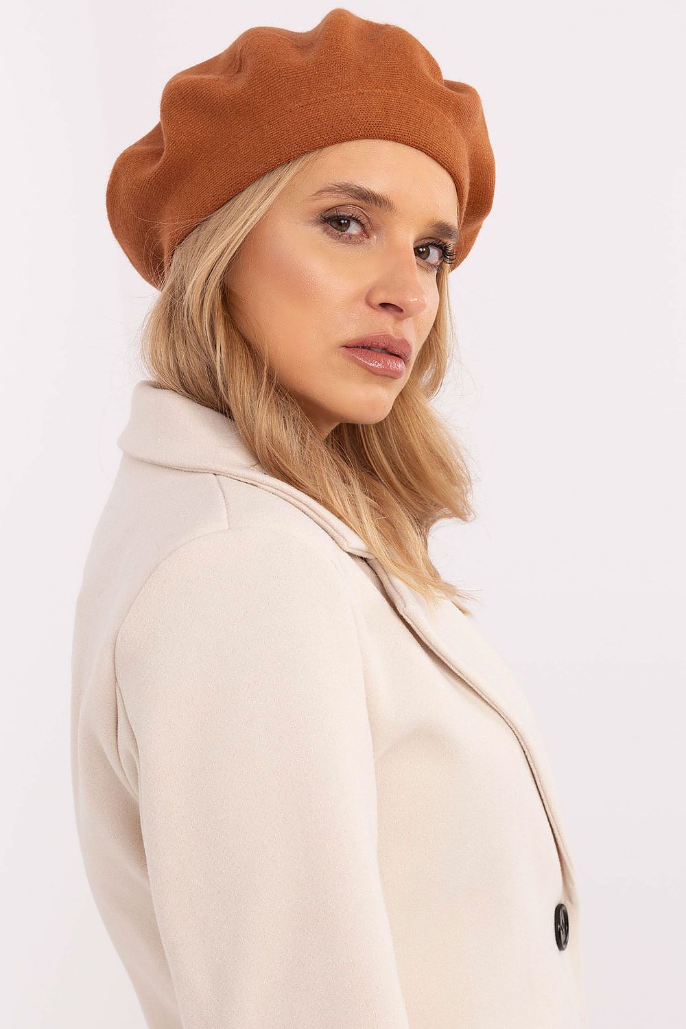 Elegant Beret with Delicate Antenna - Berets