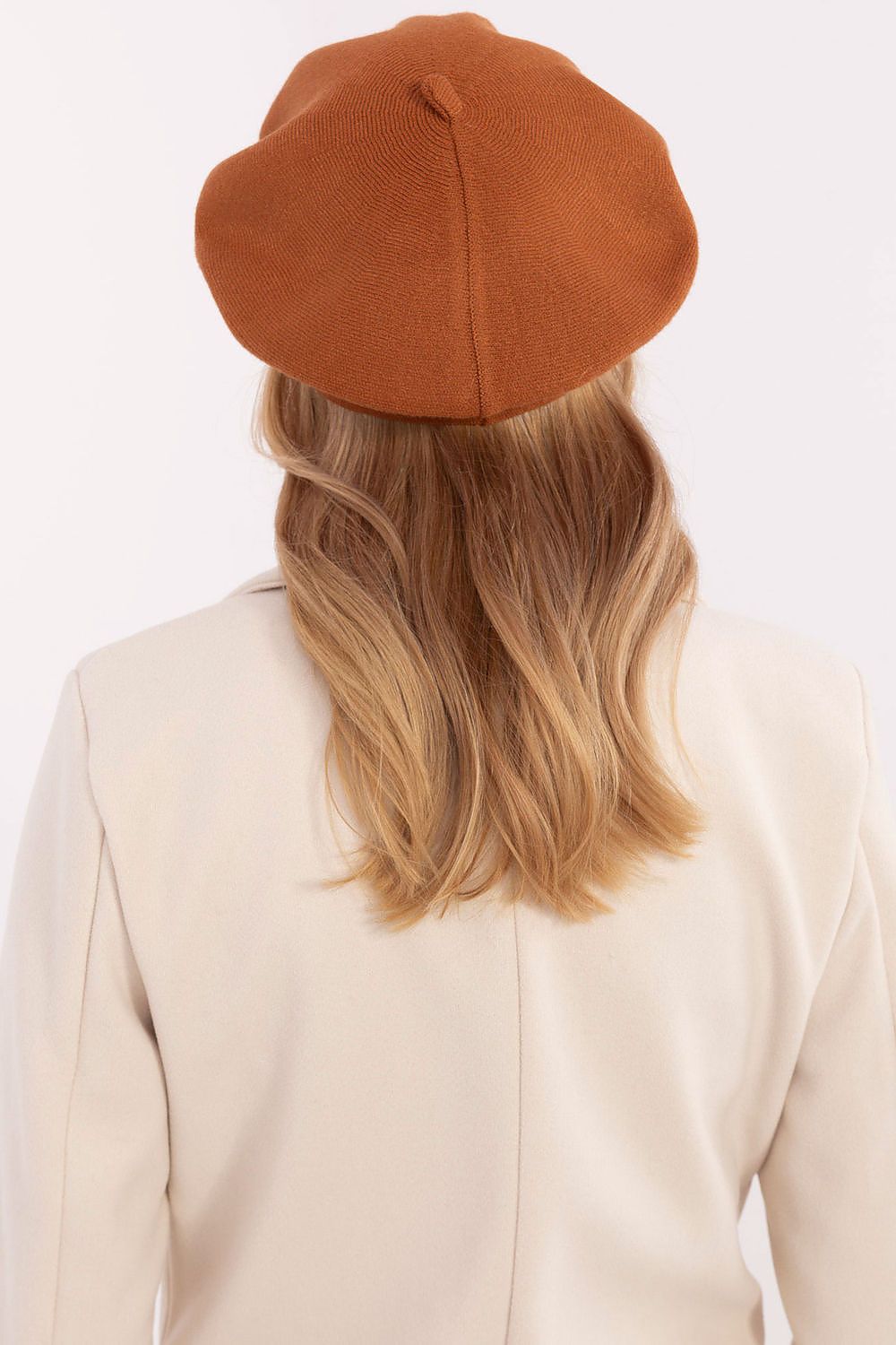 Elegant Beret with Delicate Antenna - Berets