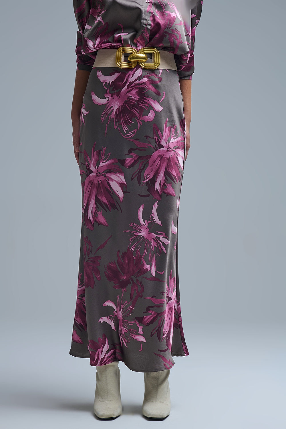 Elegant Floral Midi Skirt made in satin grey - Skirts