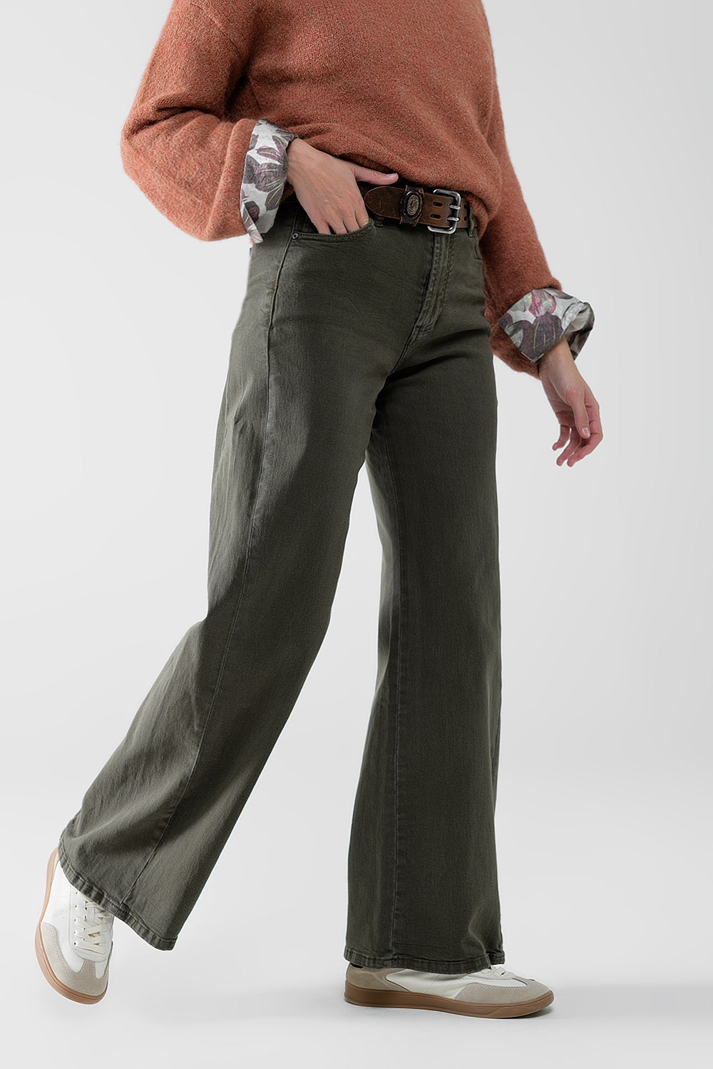 Extra wide leg Pants in olive green color - Trousers