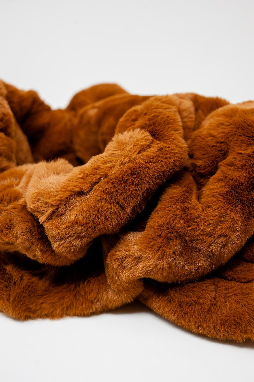 Faux fur collar in camel - Necklaces