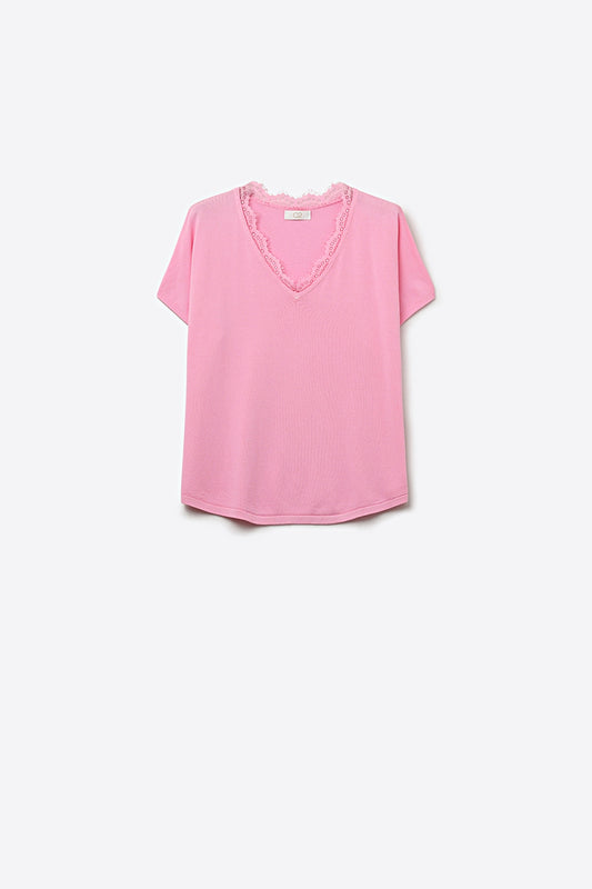 Fine and soft knit sweater with V-neck and lace trim in pink - Sweaters