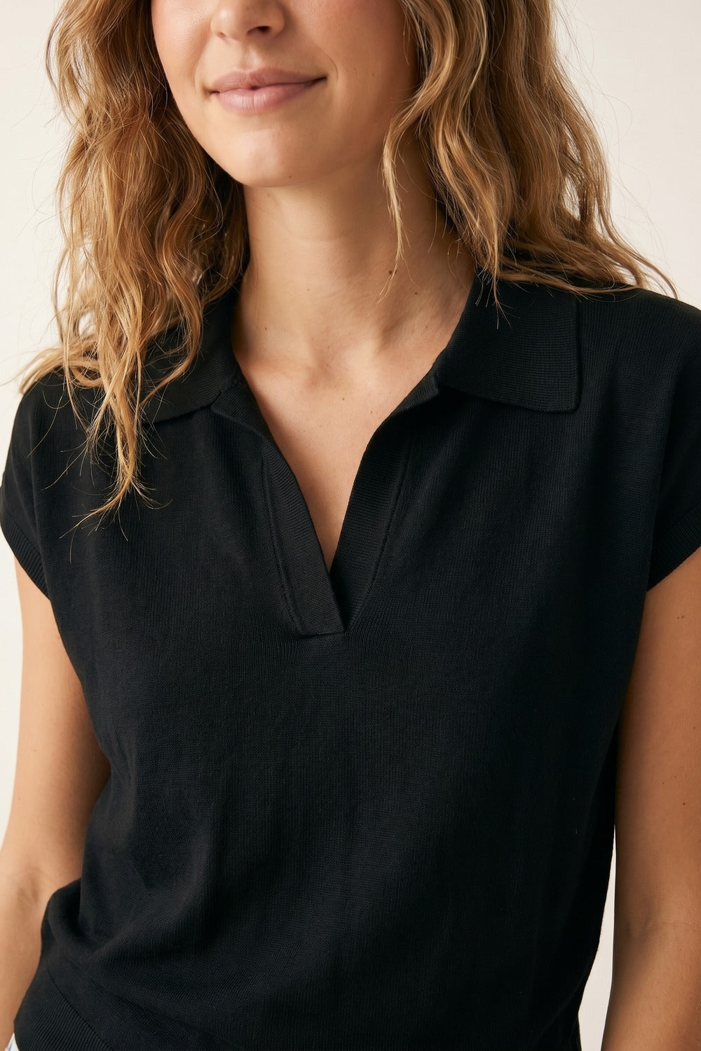 fine Knit Short Sleeve Polo in black color - Polos