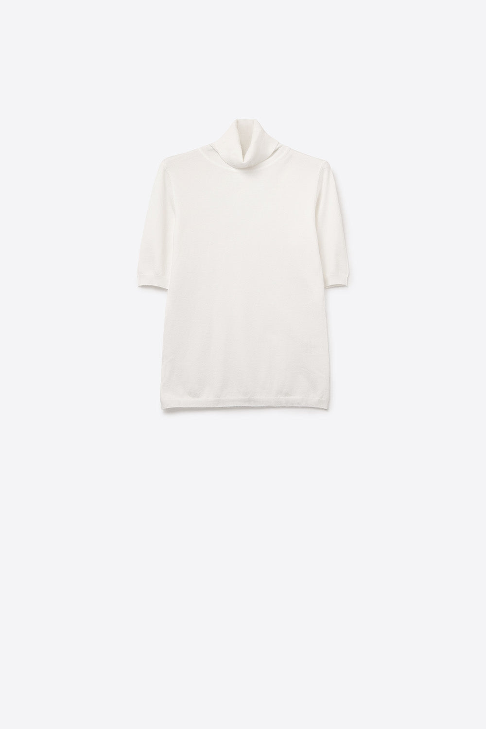 Fine knit sweater in white with a high neck and elbow-length sleeves -