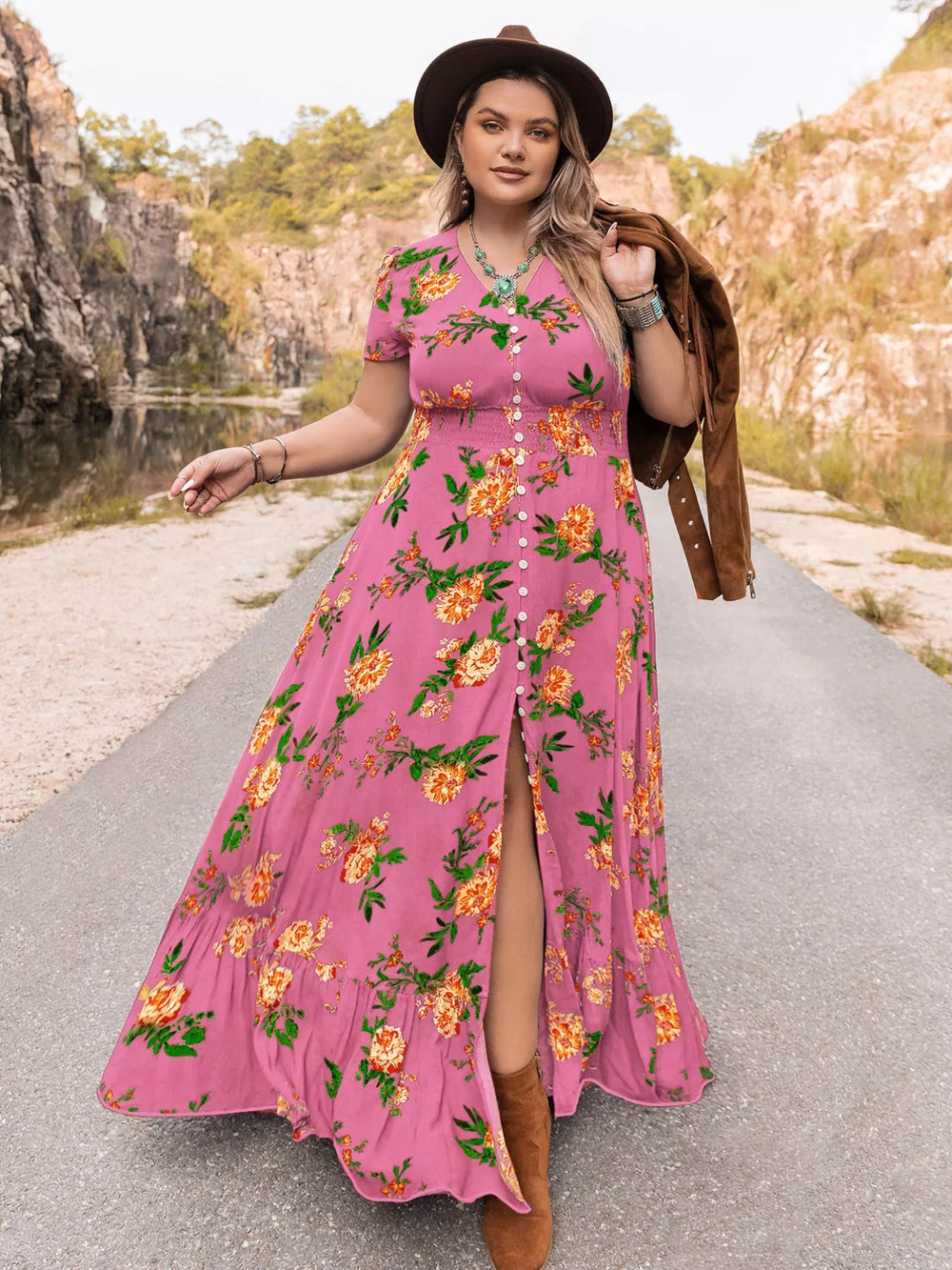 Robe longue à manches courtes et col en V à imprimé floral grande taille