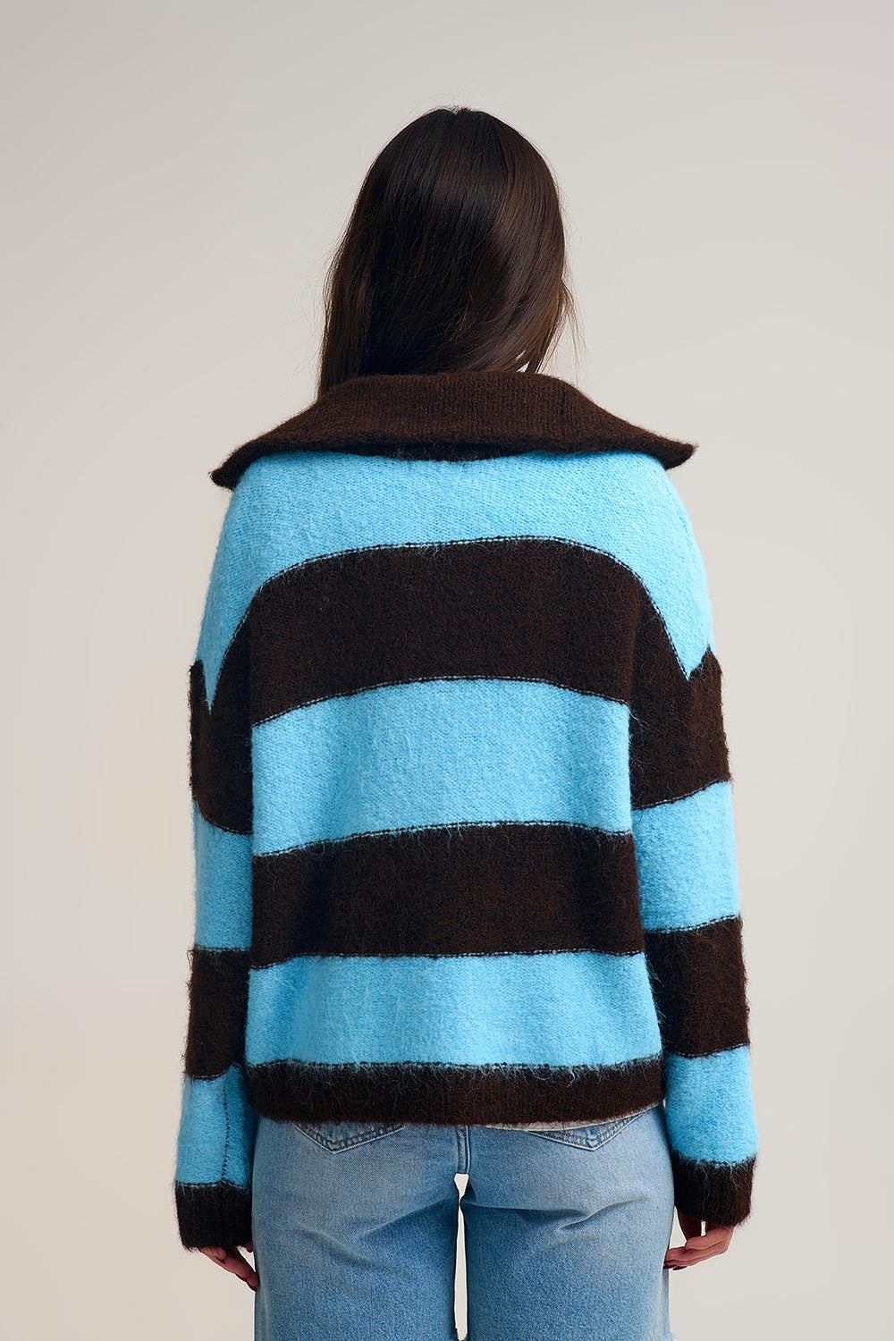 Q2 Fluffy Knitted Zip-Up Jacket in Blue and Brown Stripes, Stylish and Comfortable for Casual Wear
