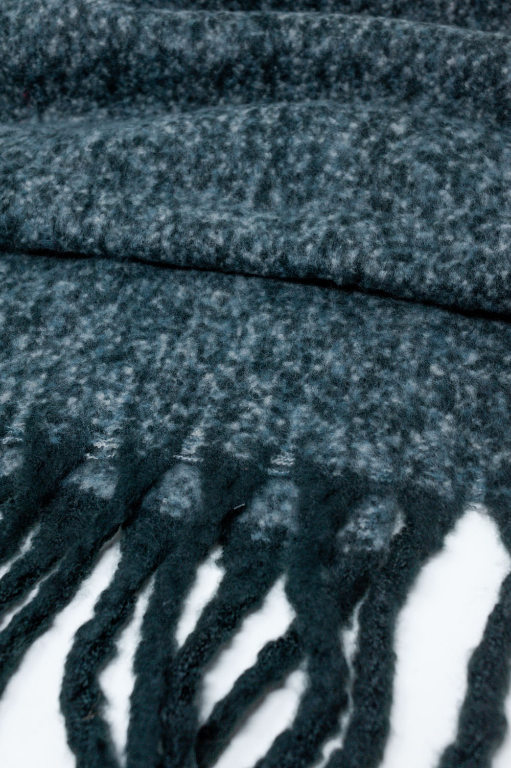 Fluffy tassel scarf in black - Scarves
