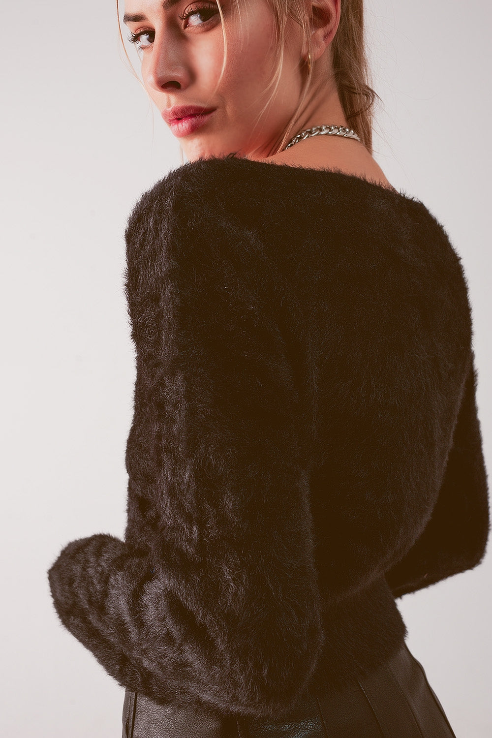 Fluffy v neck knit jumper in black - Jumpers