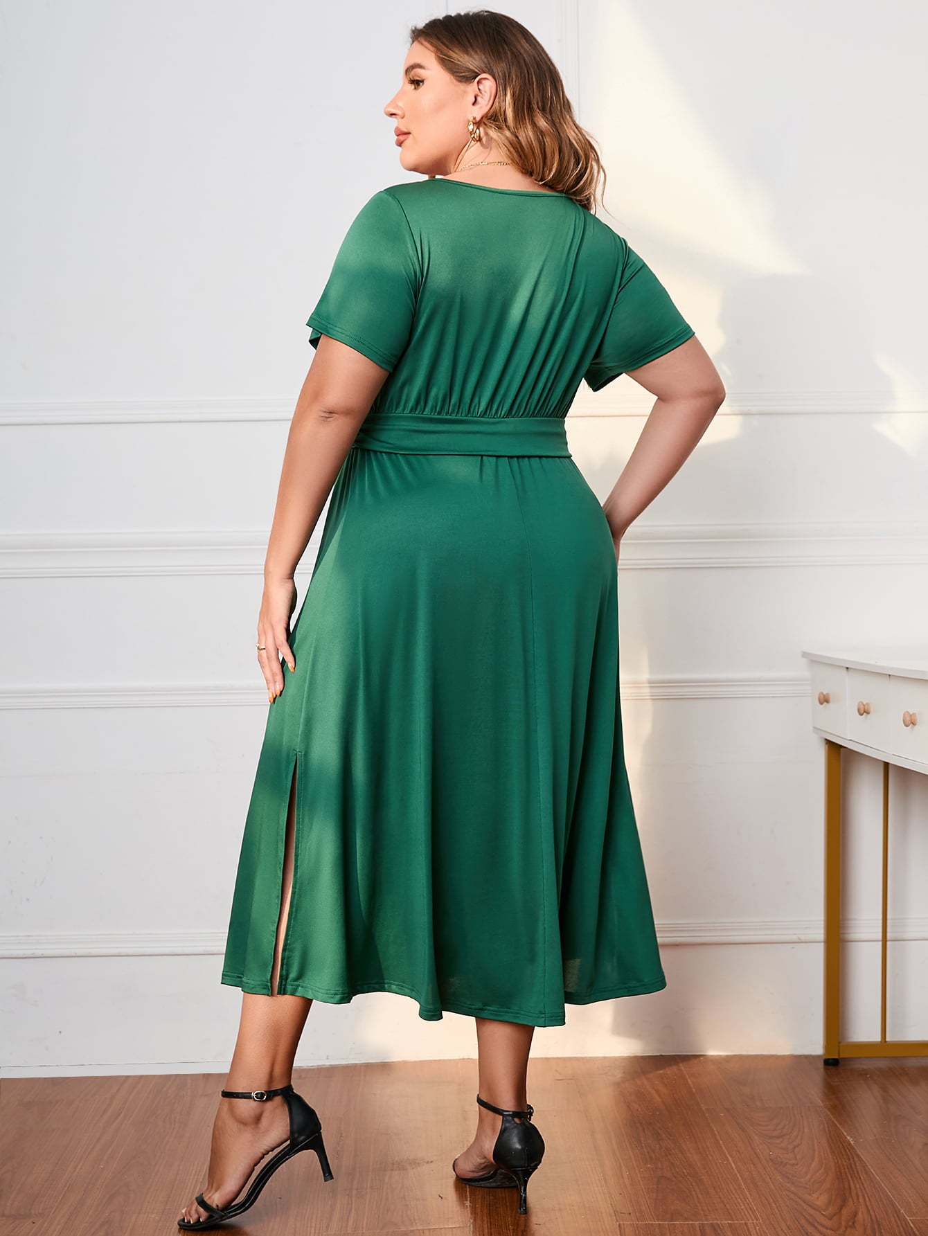 Green Short Sleeve Midi Dress for Curvy Women - Dresses