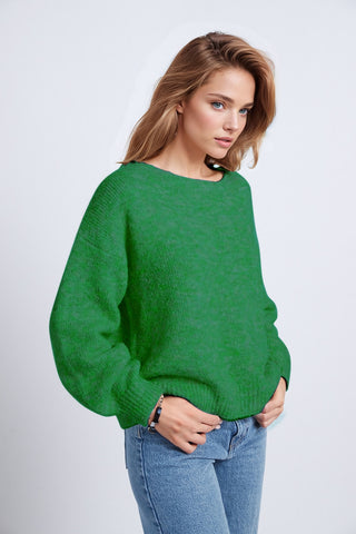 Green sweater with long sleeves and rounded collar