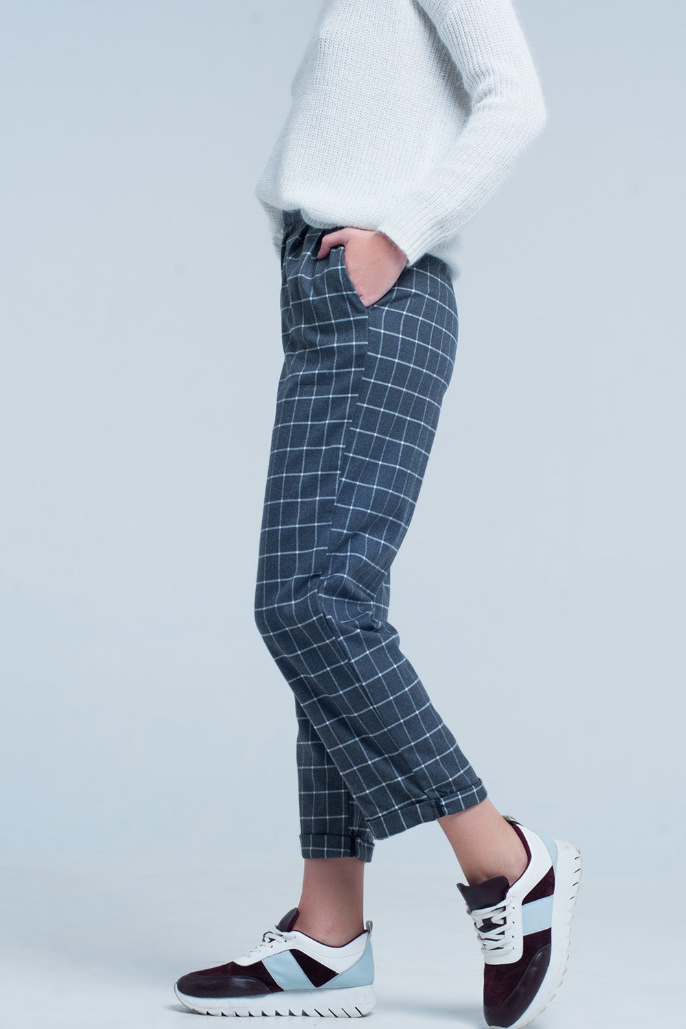 Grey Pants in White check Print - Trousers