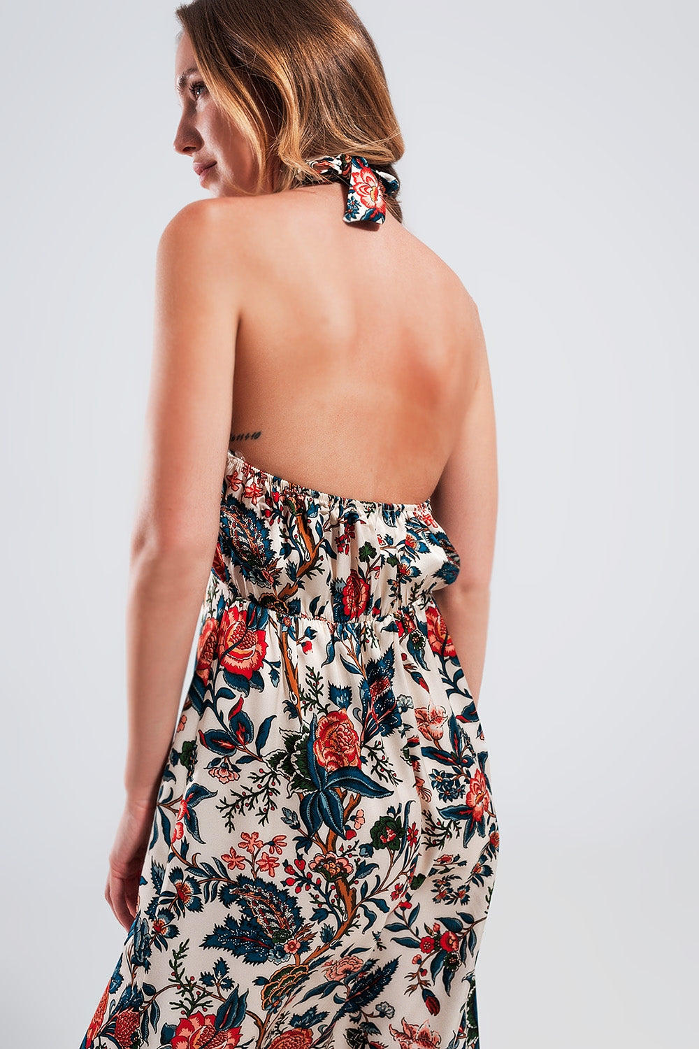 Halter neck maxi dress in beige paisley print - Dresses