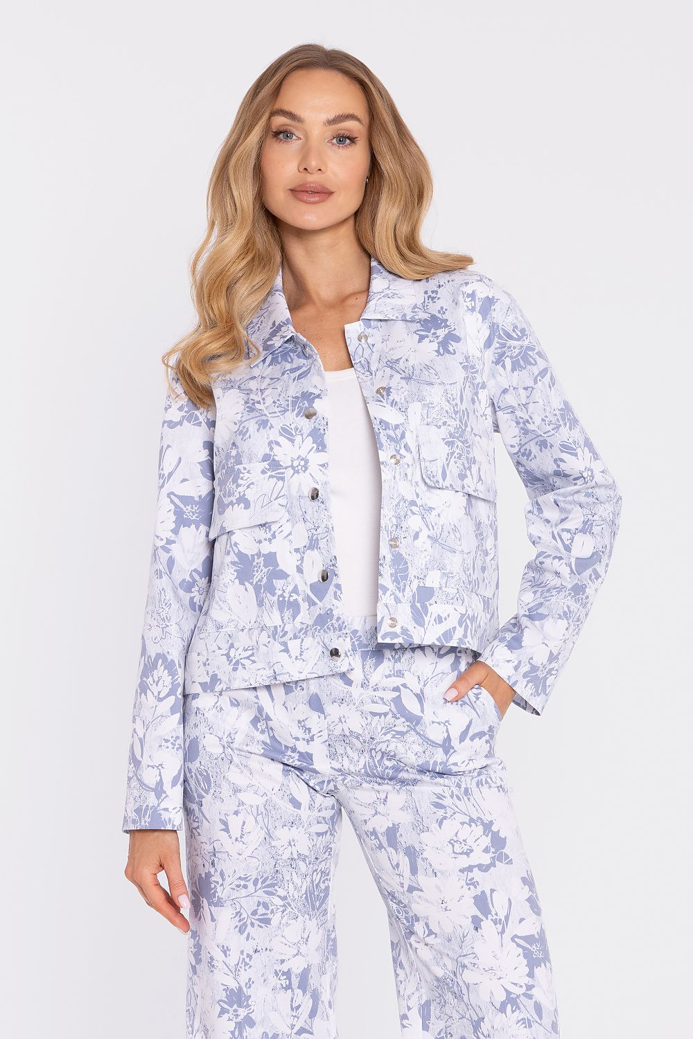 Moe Floral Print Jacket in Light Blue with Button Closure and Cropped Design