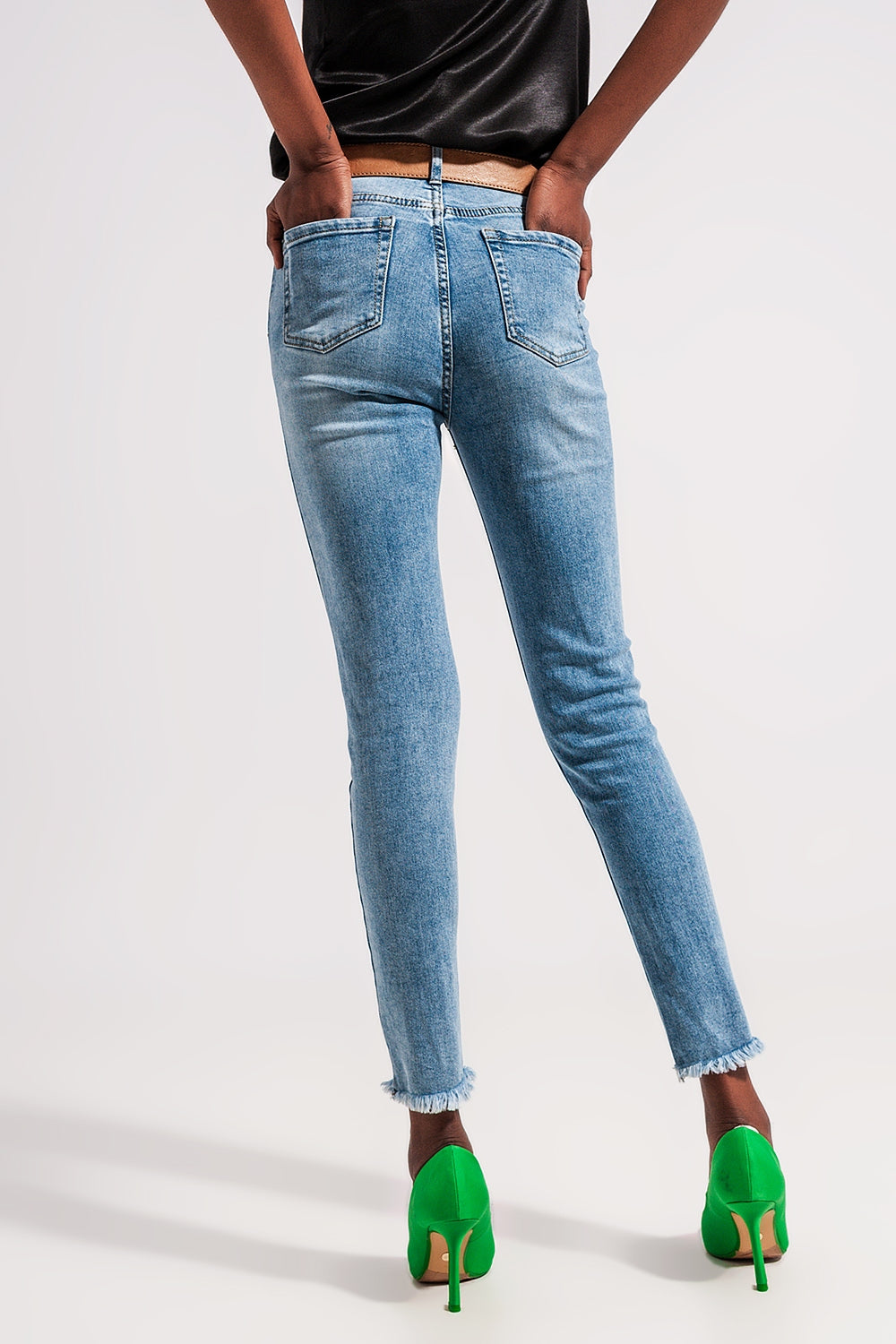 Jeans with frayed hem in light blue - Jeans
