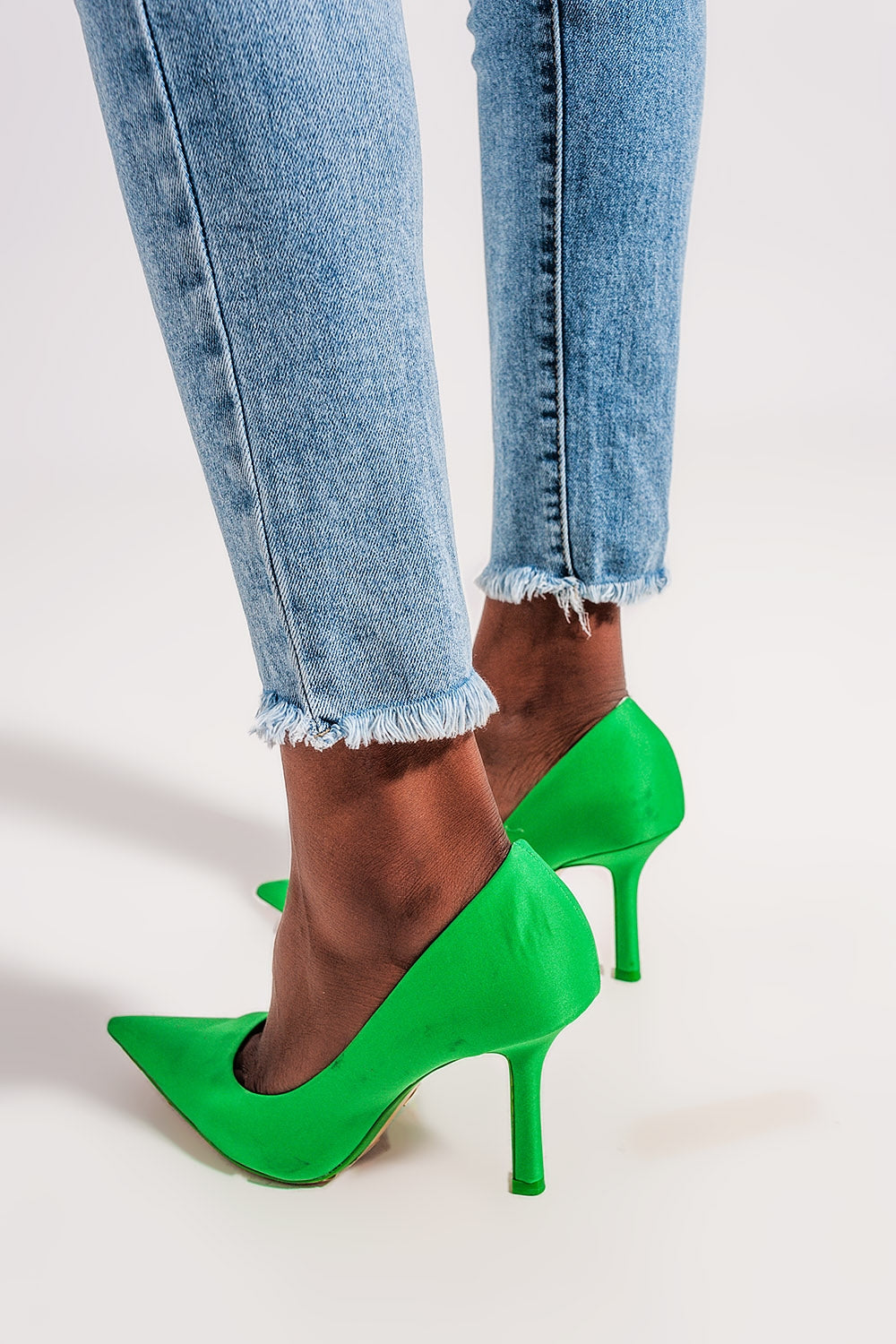 Jeans with frayed hem in light blue - Jeans