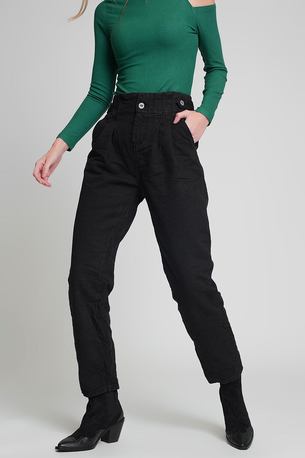 Jeans with paper bag waist and button details in black - Jeans